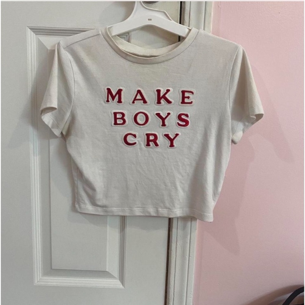 Medium aesthetic graphic baby tee